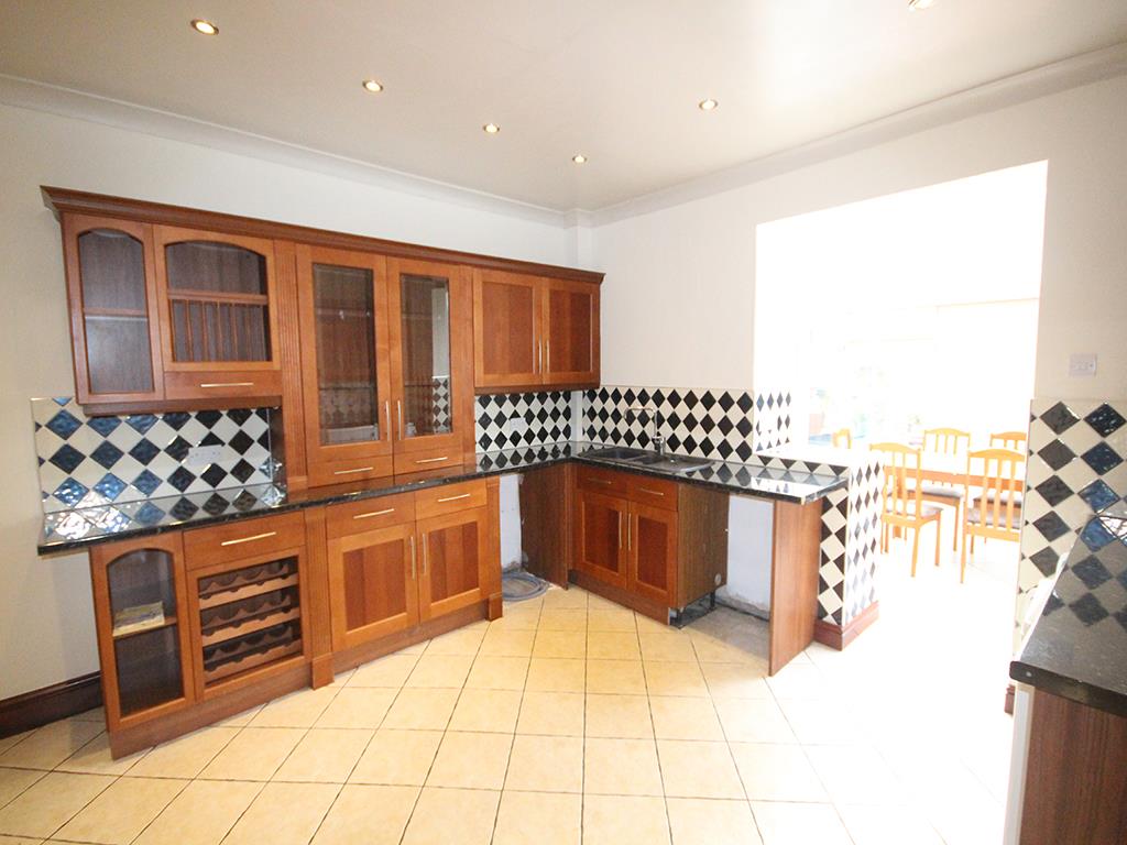 3 bedroom mid terrace house Let Agreed in Clitheroe - 2016-11-16 11.43.39.jpg
